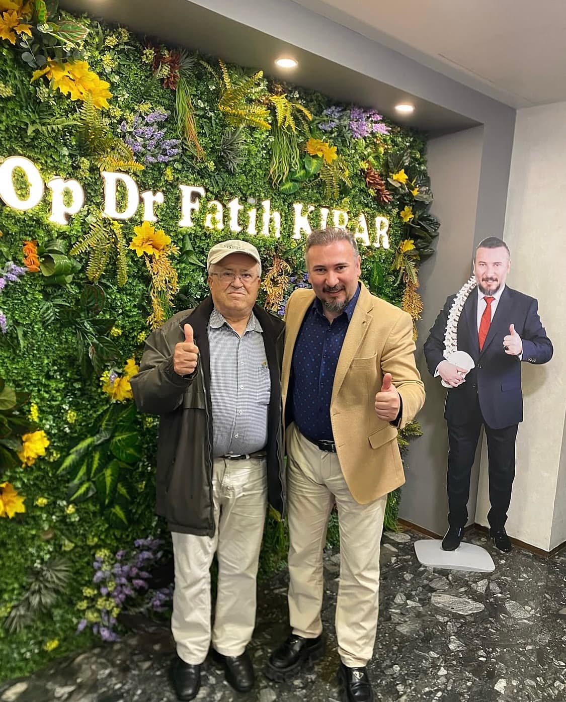 Photos d'expérience patient après traitement du rachis avec le Dr Fatih Kırar